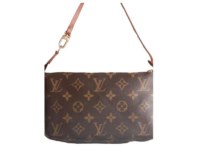 Louis Vuitton Pochette Monogramme Canvas Marron
