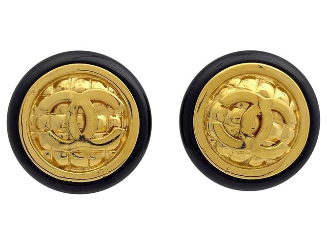 Brincos de pressão Chanel em preto e dourado