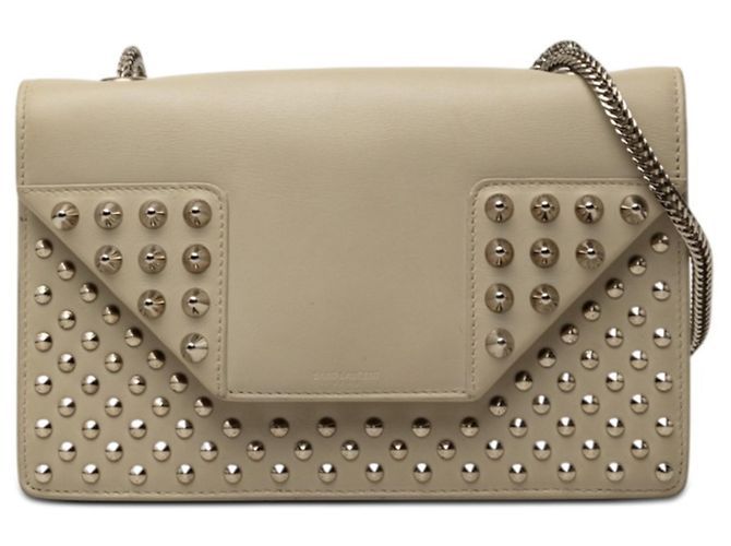 Borsa a tracolla Saint Laurent Betty con catena e borchie Beige