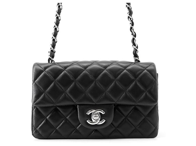 Timeless Borsa a tracolla Chanel Mini Matelassé nera con catena Nero