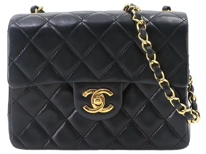 Borsa a tracolla con catena Chanel Mini Matelassé Nero