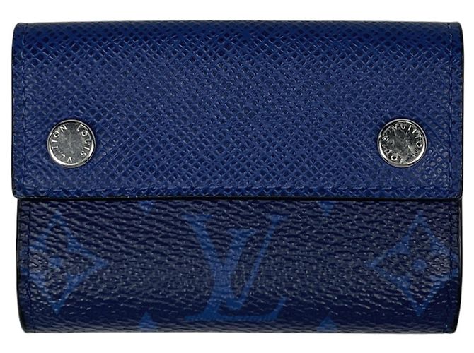 Louis Vuitton Discovery Compact Wallet