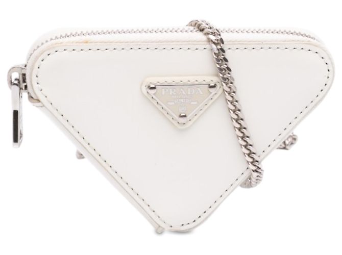 Bolsa de Corrente Prada Mini em Couro Escovado Branco com Triângulo