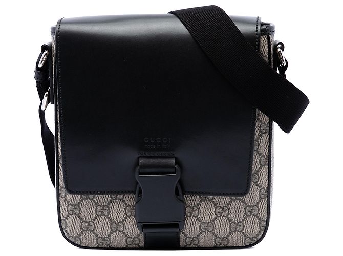 Bolsa Messenger com aba Gucci Beige GG Supreme Bege