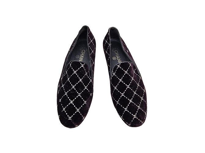 Mocasines Chanel de terciopelo CC Burdeos