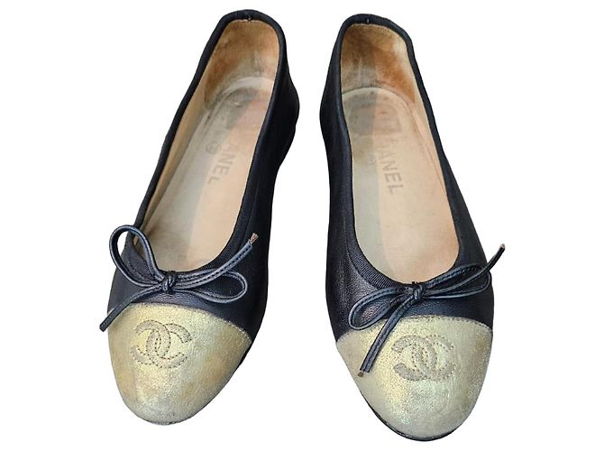 Chanel Sapatilhas de couro Black & Gold Preto Dourado