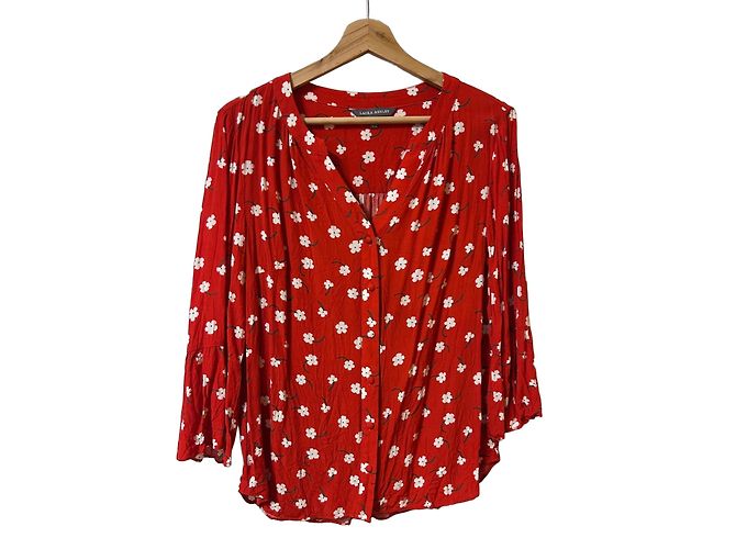 Autre Marque Laura Ashley Viskosebluse mit rotem Blumenprint Weiß