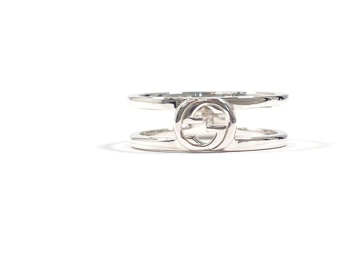 Anillo Gucci Interlocking G Slim Open Band Plata