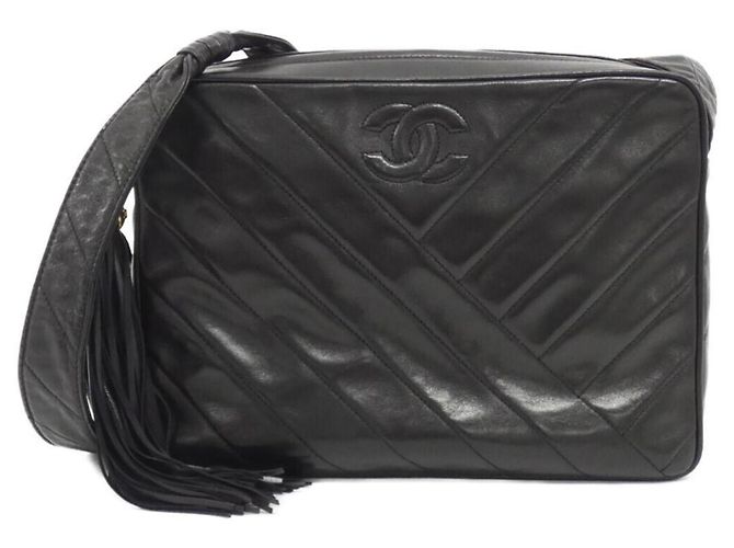 Borsa a tracolla Chanel in pelle d'agnello nera Nero