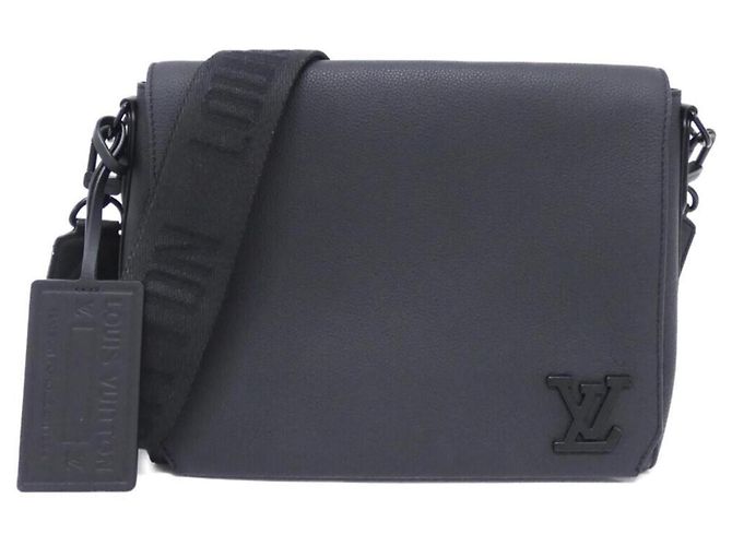 Borsa a tracolla Louis Vuitton LV Aerogram Takeoff Messenger Nero