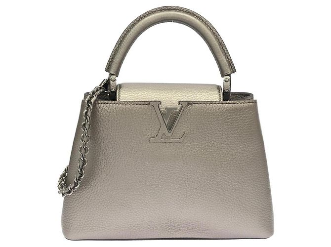 Bolsa Louis Vuitton Capucines BB Marrom Bege