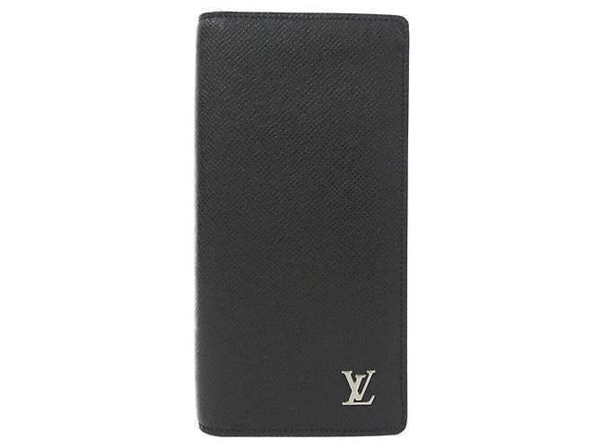 Louis Vuitton Taiga Portefeuille Brazza Wallet Black