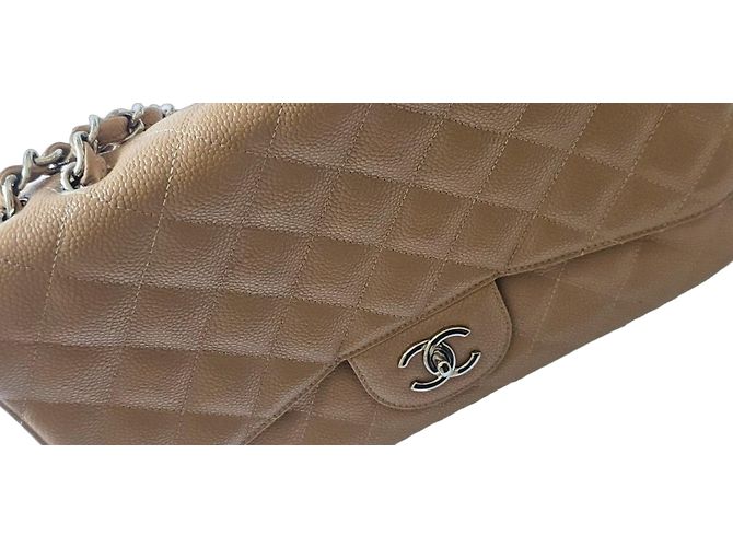 Bolsa de aba Chanel Jumbo em couro. Rosa