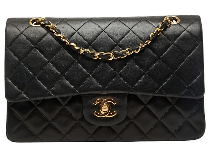Borsa a tracolla Chanel Matelassé Black Double Flap Nero
