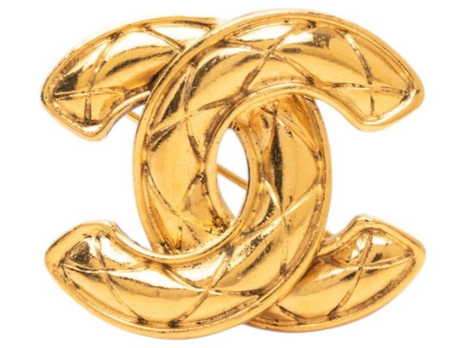 Spilla Chanel Vintage Matelassé placcata oro D'oro