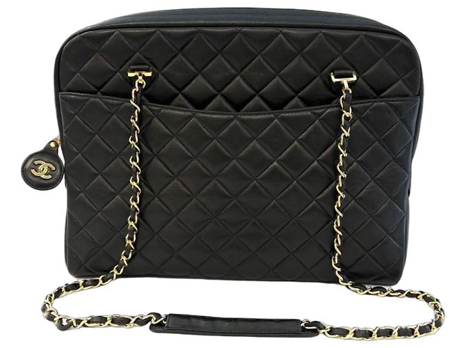 Bolsa de Ombro Chanel Matelassé com Corrente Preto