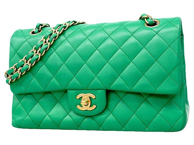 Bolsa de Ombro Chanel Matelassé Verde