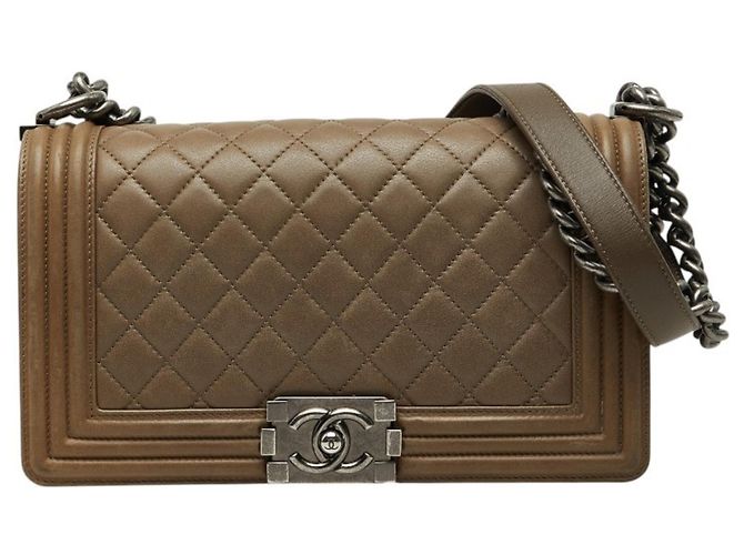 Borsa a tracolla Chanel Coco Mark Matelassé Boy 25 Medium con catena Verde Cachi