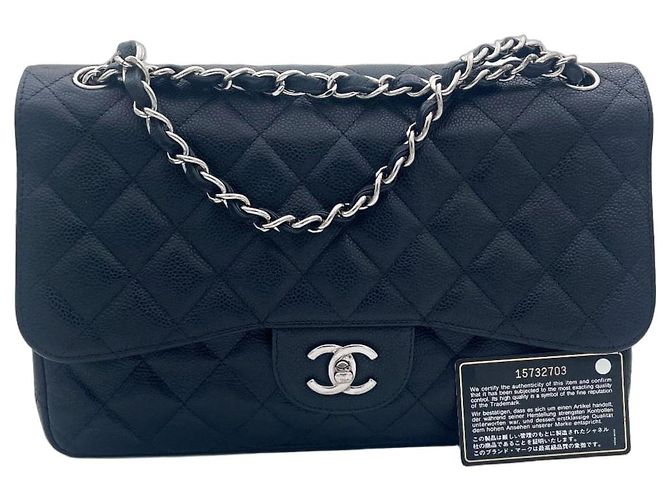 Timeless Bolso Chanel medium flap clásico en piel caviar negra Negro