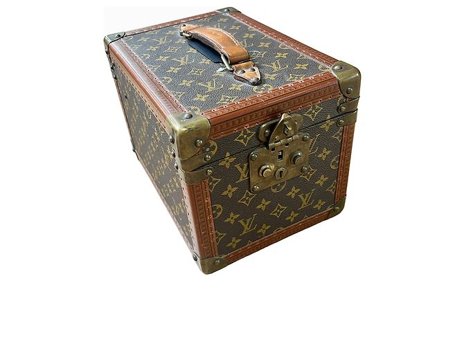 Louis Vuitton Small make Up / Cosmetic trunk