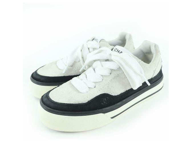 Baskets en cuir daim Chanel COCO Mark Noir Blanc