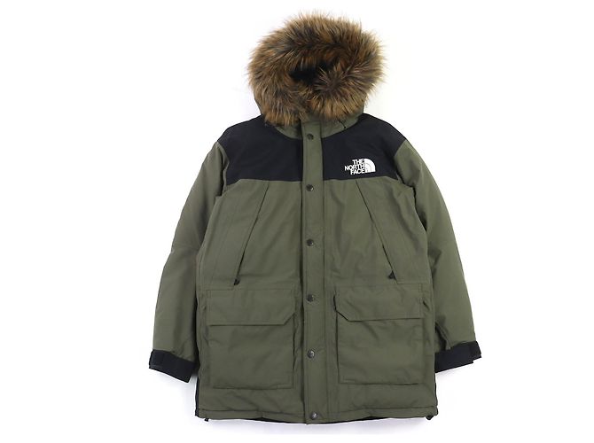 THE NORTH FACE Mountain Down Coat
Abrigo de Plumas GORE-TEX Negro
