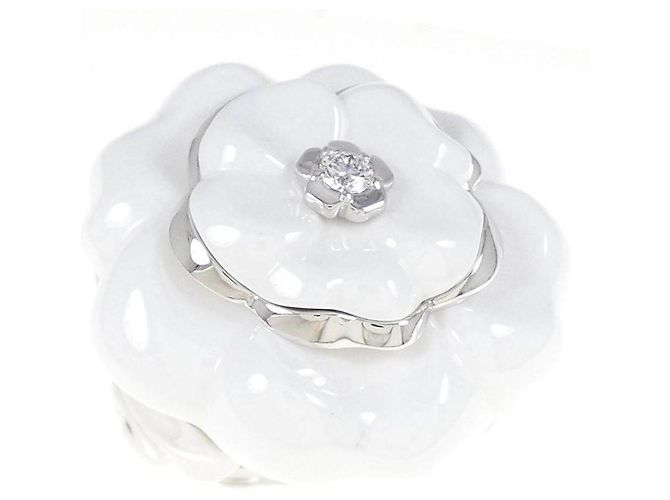 Anello Chanel Camellia Large in Oro Bianco e Diamanti