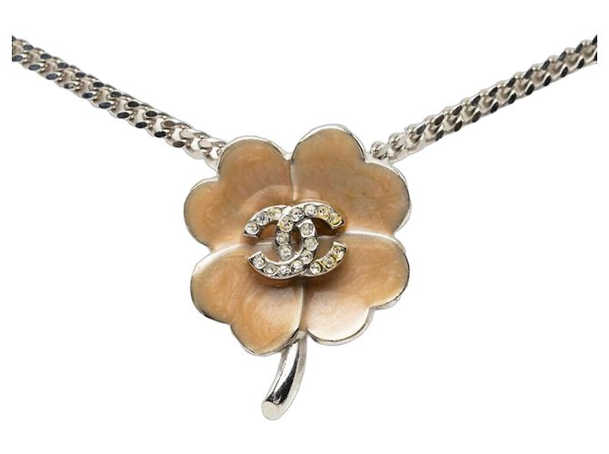 Chanel Coco Mark Clover Motif Halskette Beige