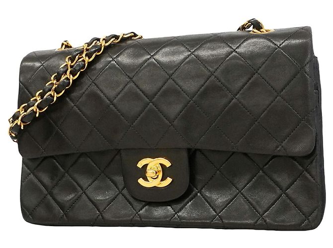 Chanel Matelassé Shoulder Bag Black