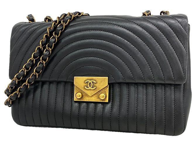 Borsa a tracolla Chanel in pelle d'agnello nera Nero