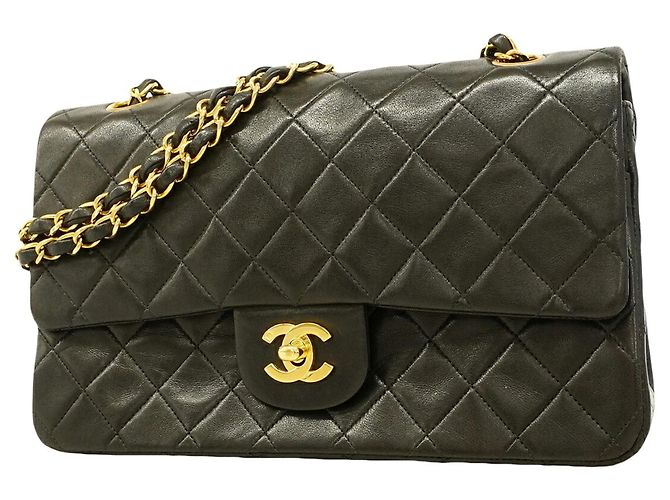 Timeless Borsa a tracolla Chanel Matelassé Nero