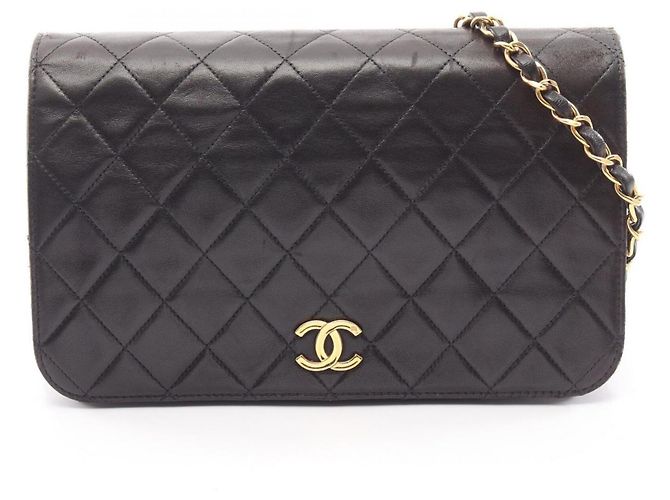 Bolsa Chanel Matelassé com aba completa Preto