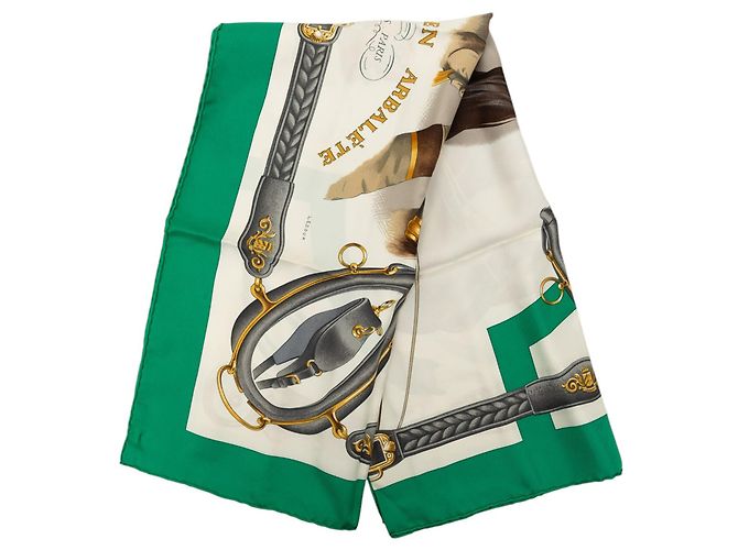 Lenço de seda Hermès White Attelage en Arbalete 90 Branco