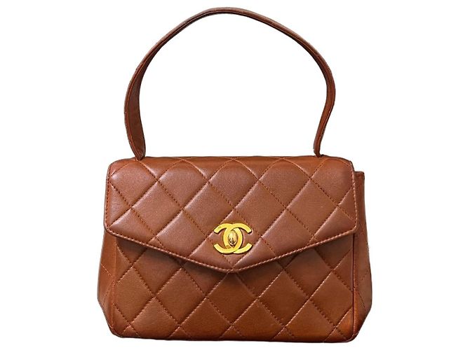 Seltene Chanel Mini-Handtasche aus Steppleder Braun