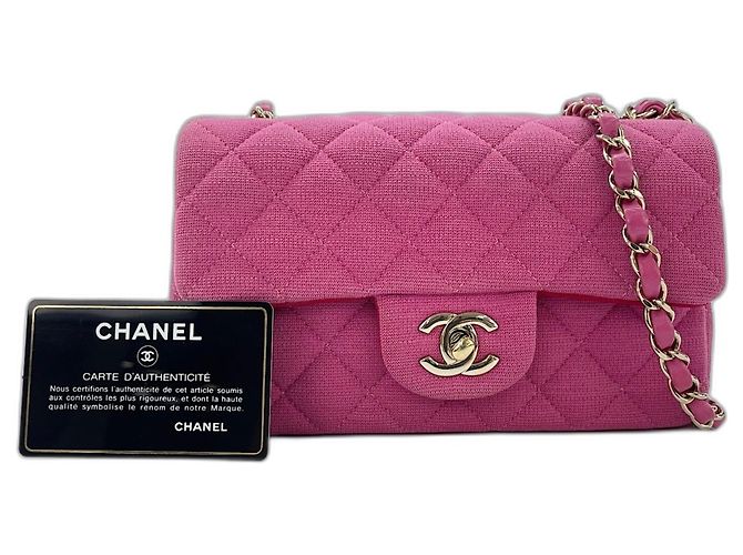Borsa a tracolla Chanel Mini Matelassé in Rosa