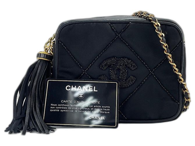 Borsa a tracolla Chanel Matelassé Black Nero