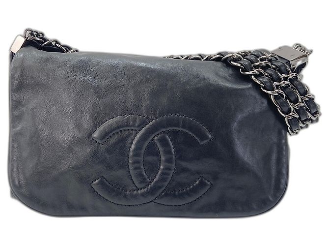 Borsa a tracolla Chanel in nero