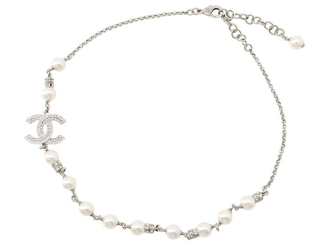 Collar Chanel de strass plateado Plata