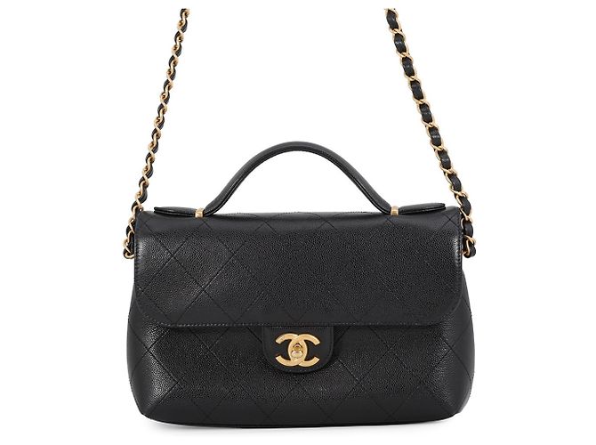 Bolsa de Ombro com Corrente Chanel Matelassé Preto