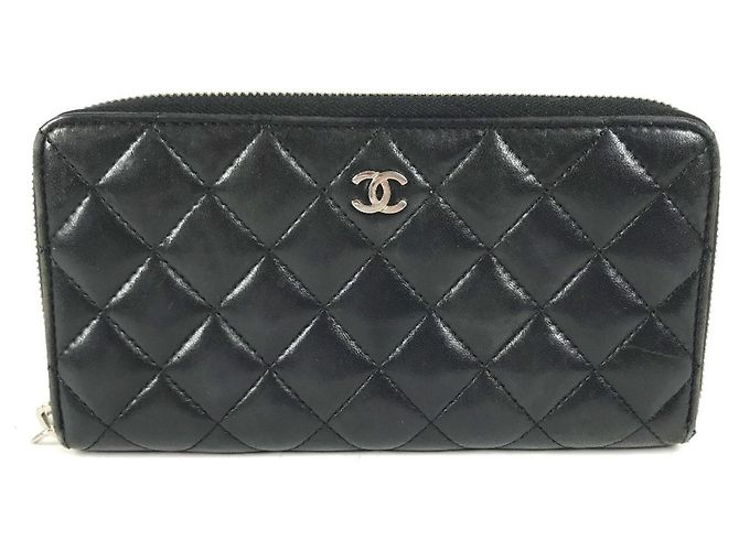 Cartera larga Chanel Matelasse de piel negra Negro