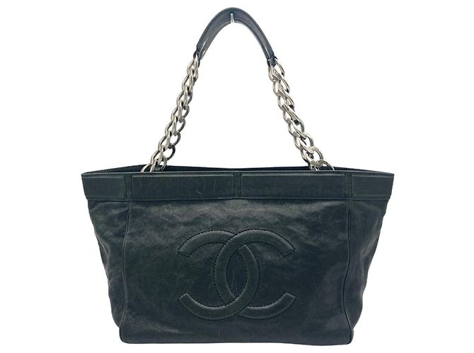 Saco Tote com corrente Chanel em couro de bezerro granulado preto