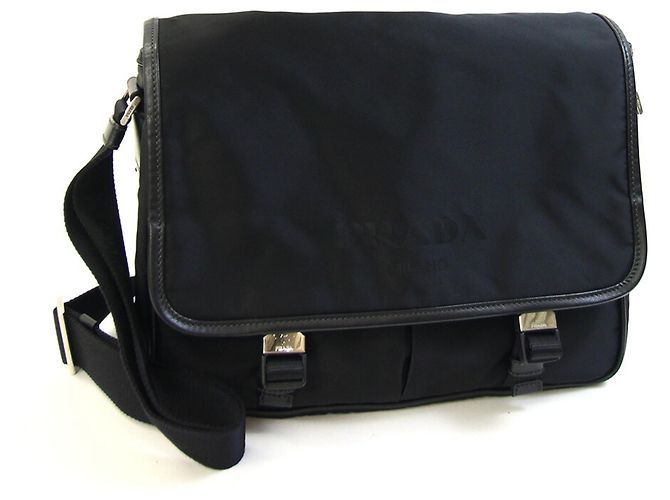 Borsa a tracolla Prada in nylon nero VA0768 Bianco