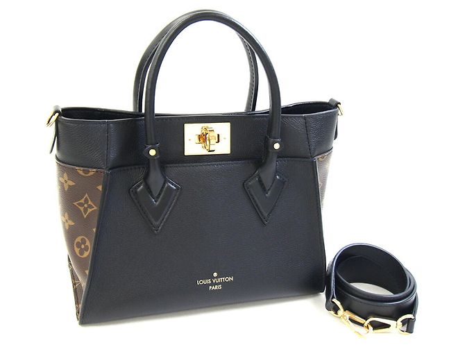 Borsa Louis Vuitton Monogram On My Side PM Nero Monogramma