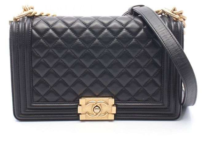 Borsa a tracolla Chanel Boy in pelle d'agnello nera Nero