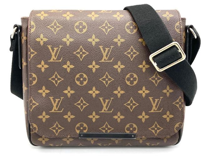 Bolso de hombro Louis Vuitton District PM Castaño Monograma