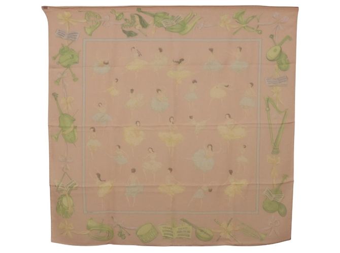 Hermès HERMES Carré 90 Foulard « LES DANSEUSES » Soie Rose Auth 194306M