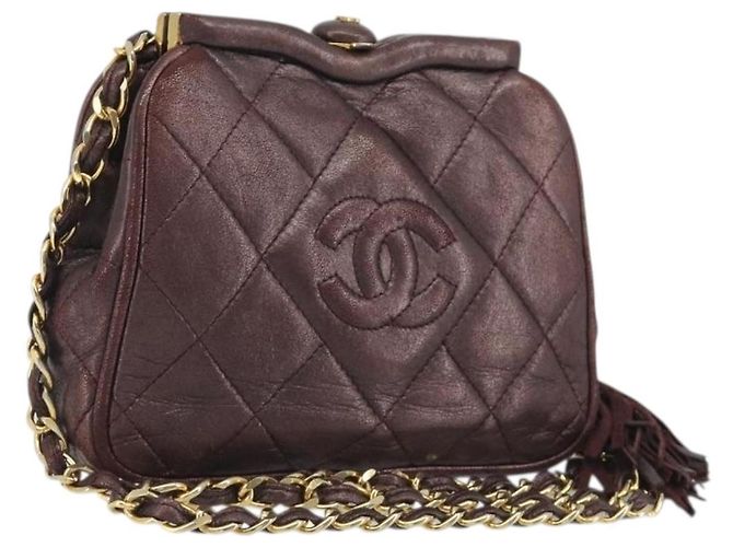 CHANEL Matelasse Gürteltasche Lammleder Bordeaux Gold CC Auth bs36614A Golden