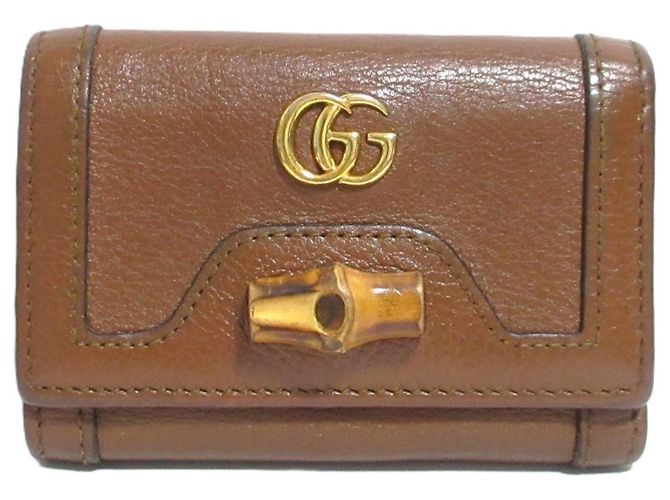 Cartera tri-fold Gucci Diana Bamboo Castaño
