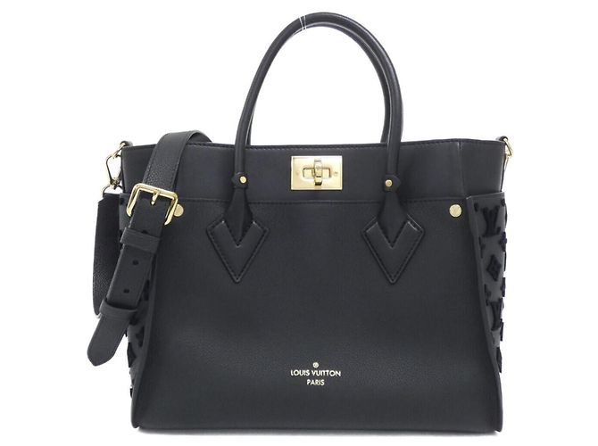 Sac à main Louis Vuitton Monogram Tuftage On My Side MM Noir