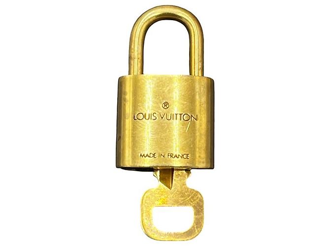 Louis Vuitton Padlock and Key Logo Metal medium D'oro